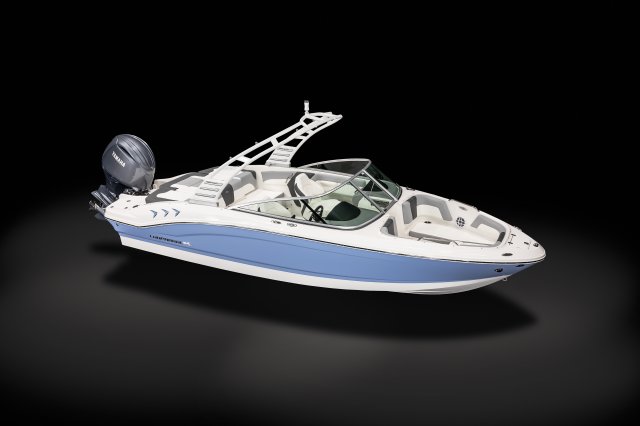 2025 21 SSi OB Front Starboard Overhead