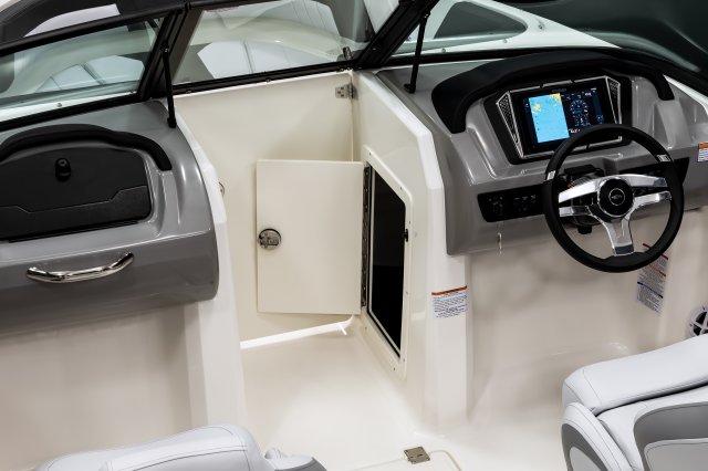 2026 21 SSi OB Ski & Fish Helm Storage