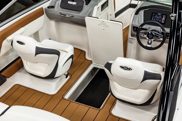 2025 21 SSi In-Floor Cockpit Storage