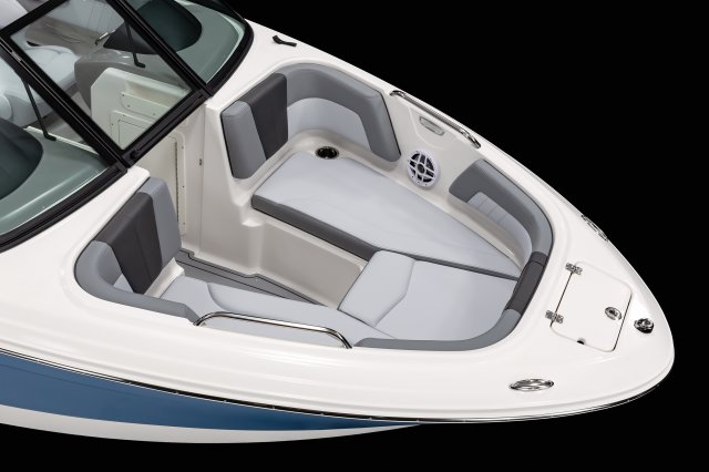 2027 21 SSi Bow Seating