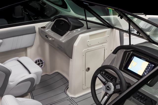 2027 21 SSi Port Console