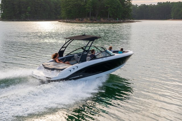 2027 21 SSi Cruising