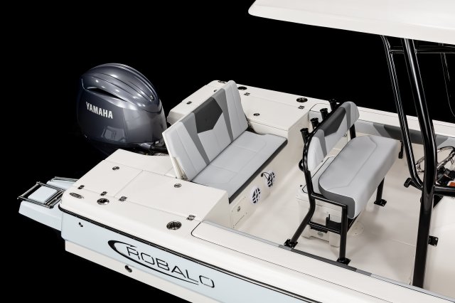 2025 R226 Cayman Transom Seating