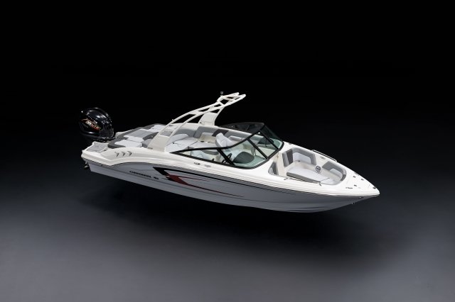 2027 23 SSi OB Front Starboard Overhead