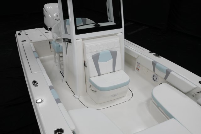 2027 246 Cayman Forward Facing Seat