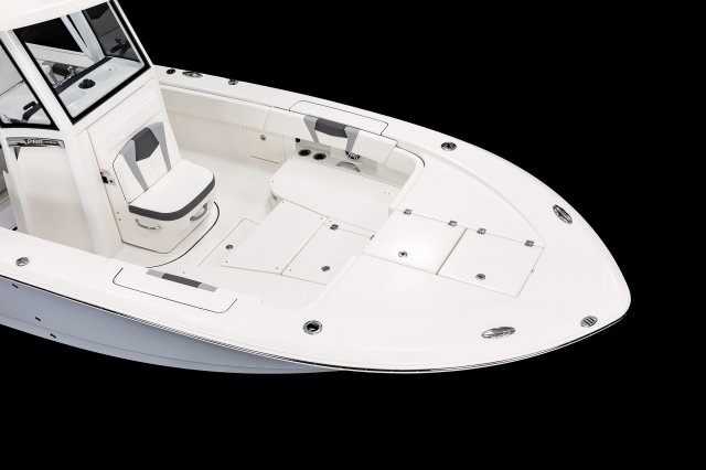 Robalo R266 Cayman Bow Casting Deck