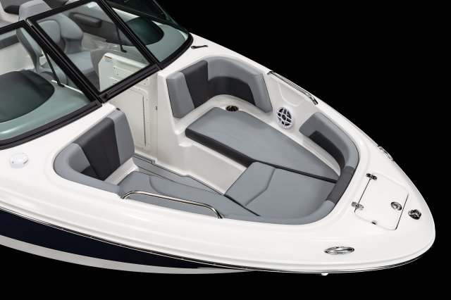 2026 GTS 1 Bow Seating