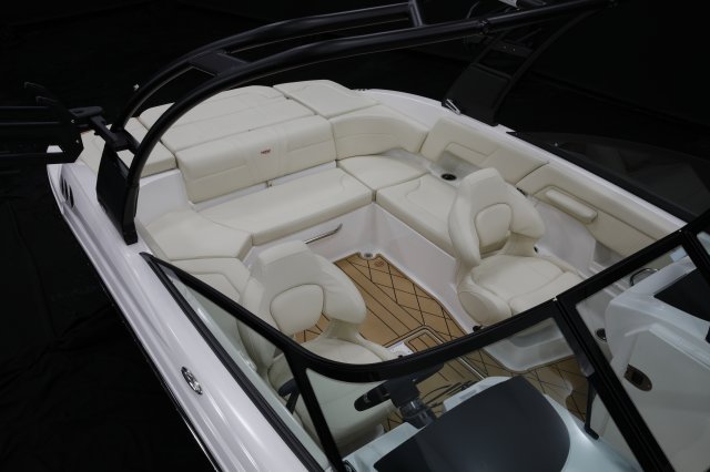 2027 GTS 3 Cockpit Seating