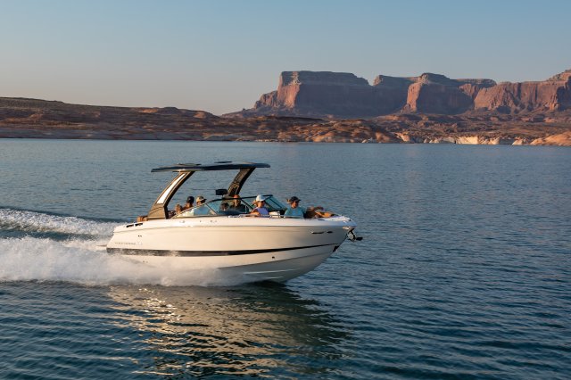 2026 GTS 6 Running Front Starboard View