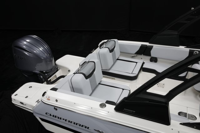 2027 250 OSX Transom Seating