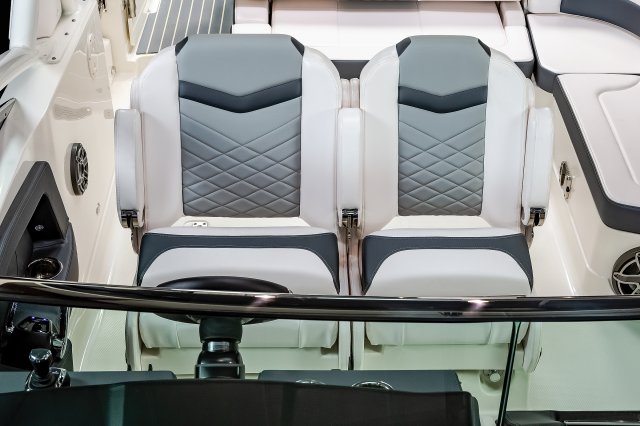 280 OSX - Helm Seats Folding