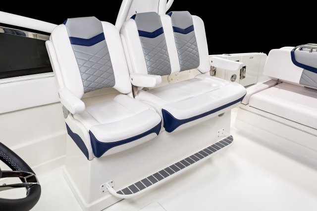 OSX-300-HelmSeat-03