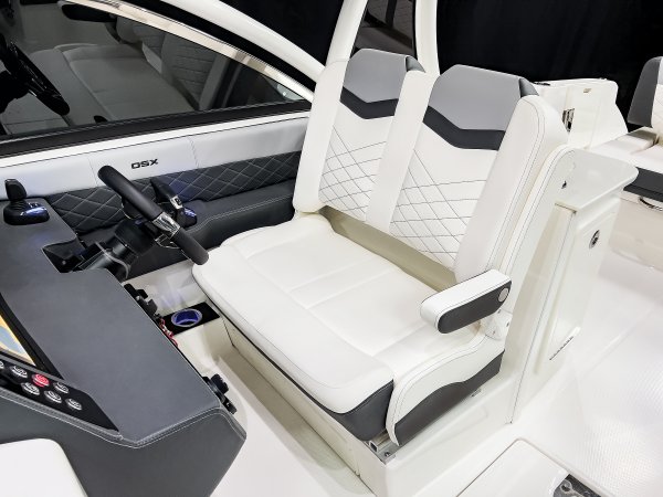 2026 310 OSX Helm Seat