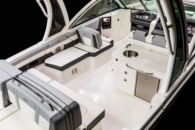 2026 310 OSX Cockpit Seating