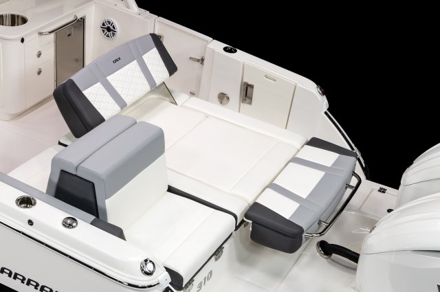 2026 310 OSX Transom Lounge
