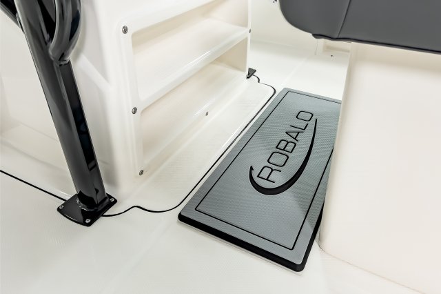 2025 R222 Console Helm Mat and Footrest