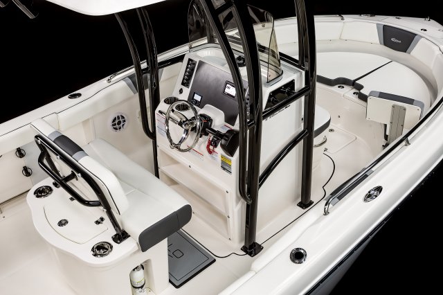 2025 R222 Helm