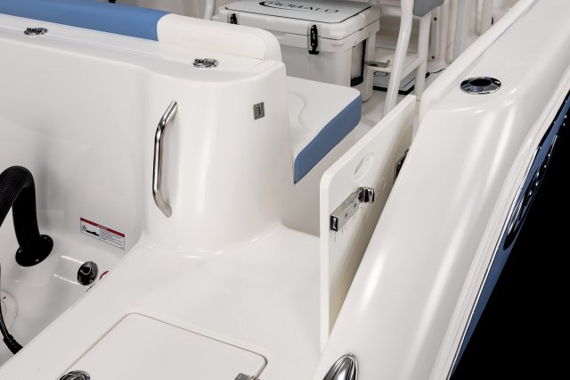 2026 R222EX Walk-Through Transom