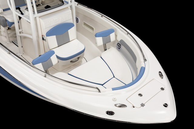 Robalo R222EX Bow Filler