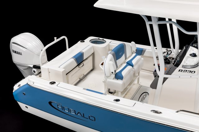 2026 R230 Transom Bench