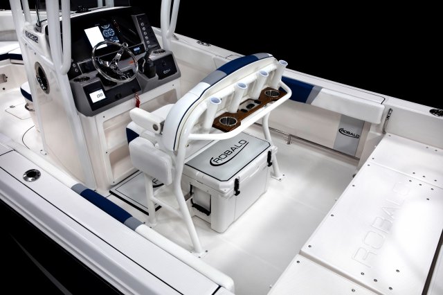 2026 R232EX Helm