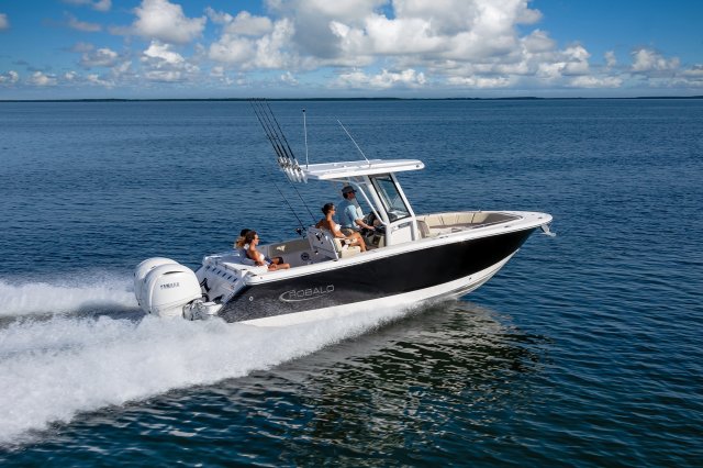2026 R250 Running in Ocean Rear Starboard View