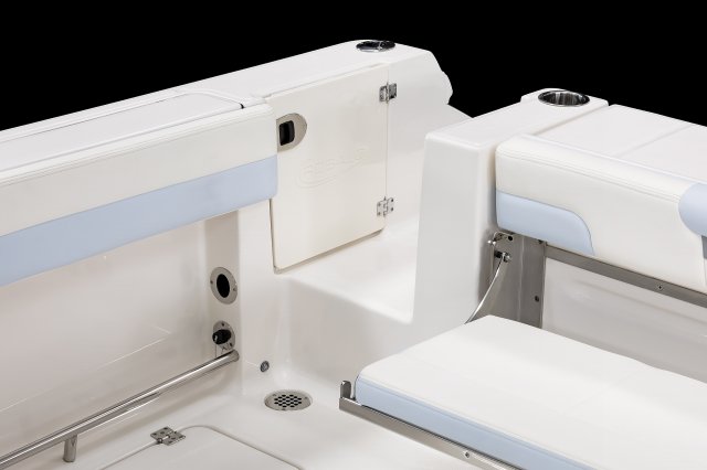 2026 R257 Walk-through Transom