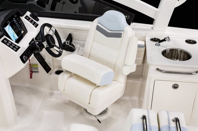 2026 R257 Helm Seat