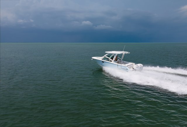 2026 R257 Running in Ocean Rear Port View