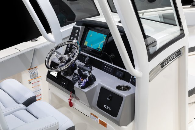 2026 R270 Helm Dash