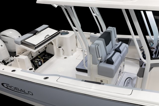 2026 R270 Transom Utility Access