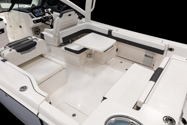2026 R277 Cockpit Dinette
