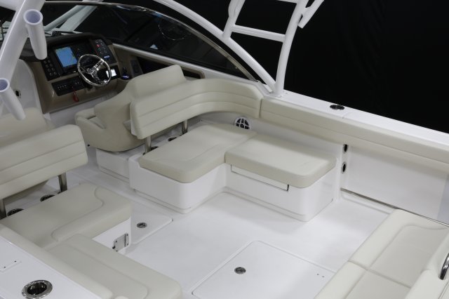 2027 R317 Cockpit Seating
