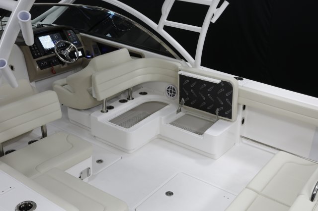 2027 R317 Cockpit Storage