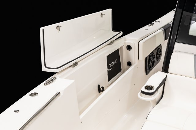 2026 R360 Starboard Rod Storage