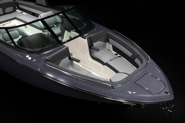 2026 SSX 30 Bow Seating