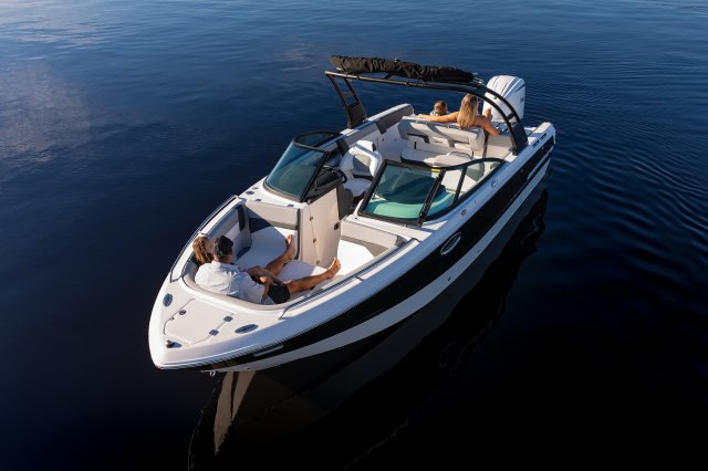 2026 SSX 4 OB Lounging