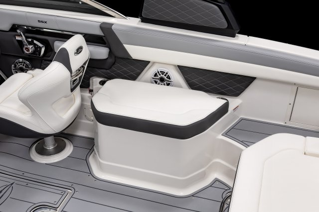 2025 267 SSX Cockpit Starboard Bench