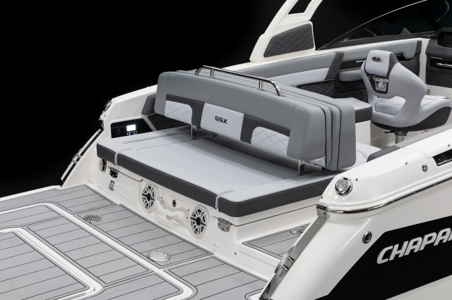 2027 SSX 6 Transom Seating
