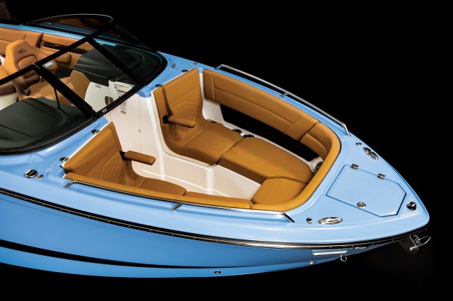 2027 SSX 8 Bow Seating
