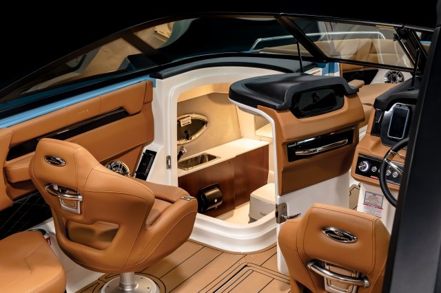 2027 SSX 8 Head Console