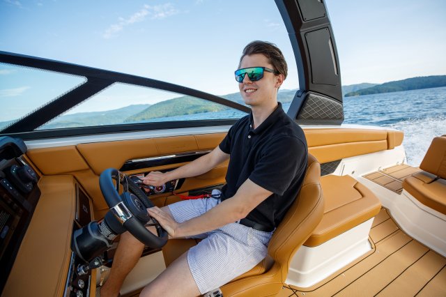 2027 SSX 8 Captain