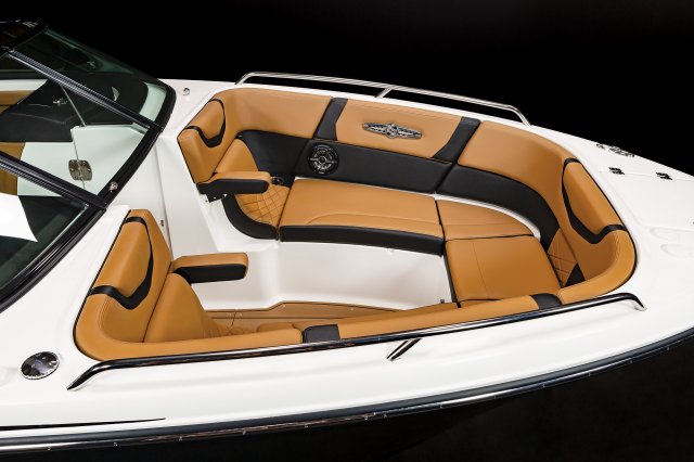 2025 28 SURF Bow Seating