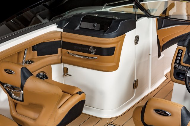 2025 28 SURF Head Door