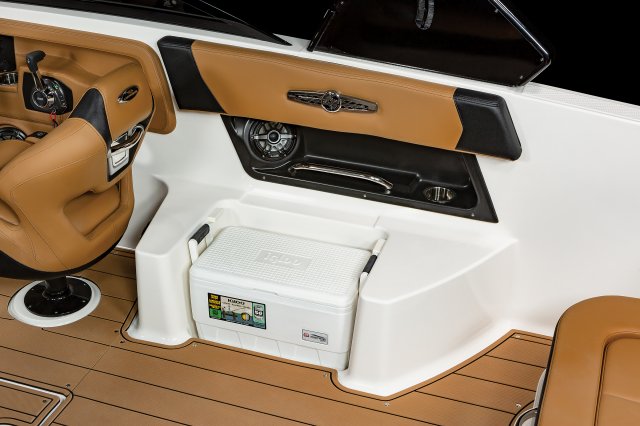 2025 28 SURF Cockpit Starboard Cooler