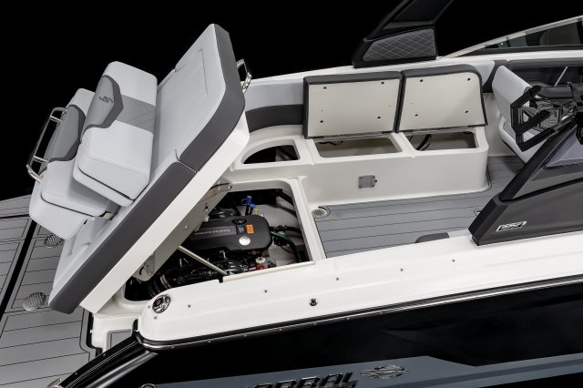 2025 30 SURF Engine Hatch