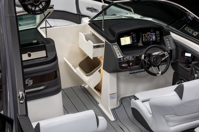 2027 30 SURF Helm Storage
