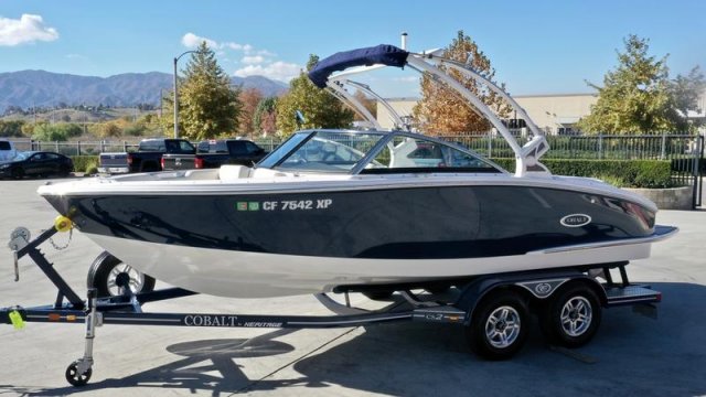 Used 2018  powered Cobalt Boat for sale