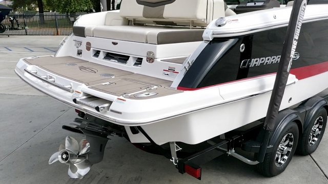 Used 2020  powered Chaparral Boat for sale