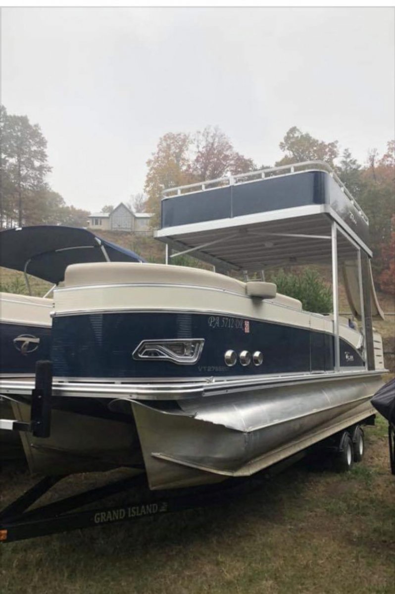 2016 Avalon Pontoon 27 Funship Entertainer Mercury 250 Verado Pro Max